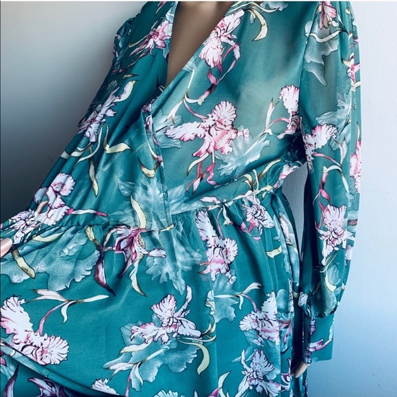 ❗️LAST ONE❗️Gorgeous Floral Dress Plus Size, 3X - Picture 8 of 8